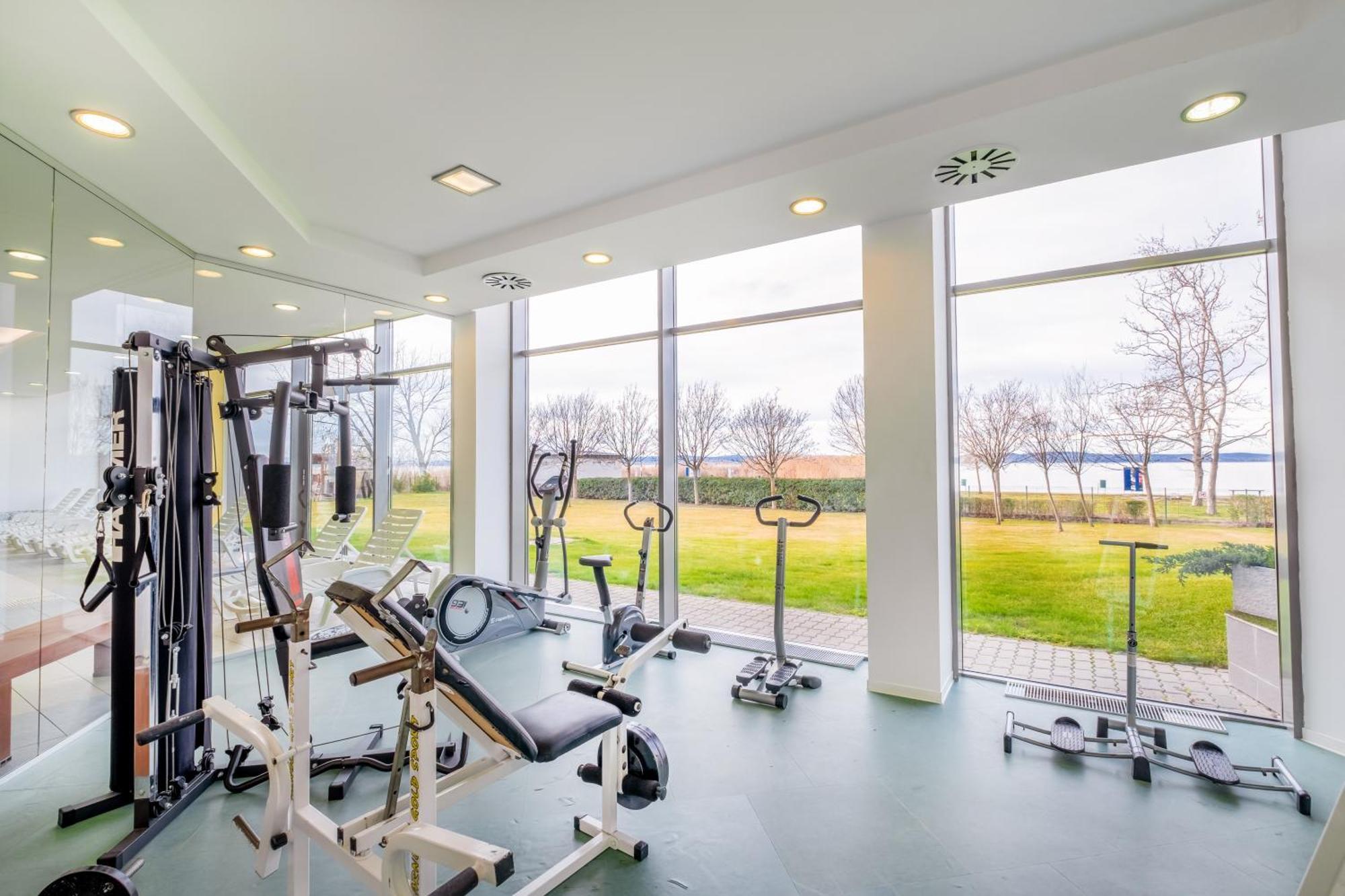 Myflat Club 218 Garden Wellness Apartments Siófok Eksteriør billede