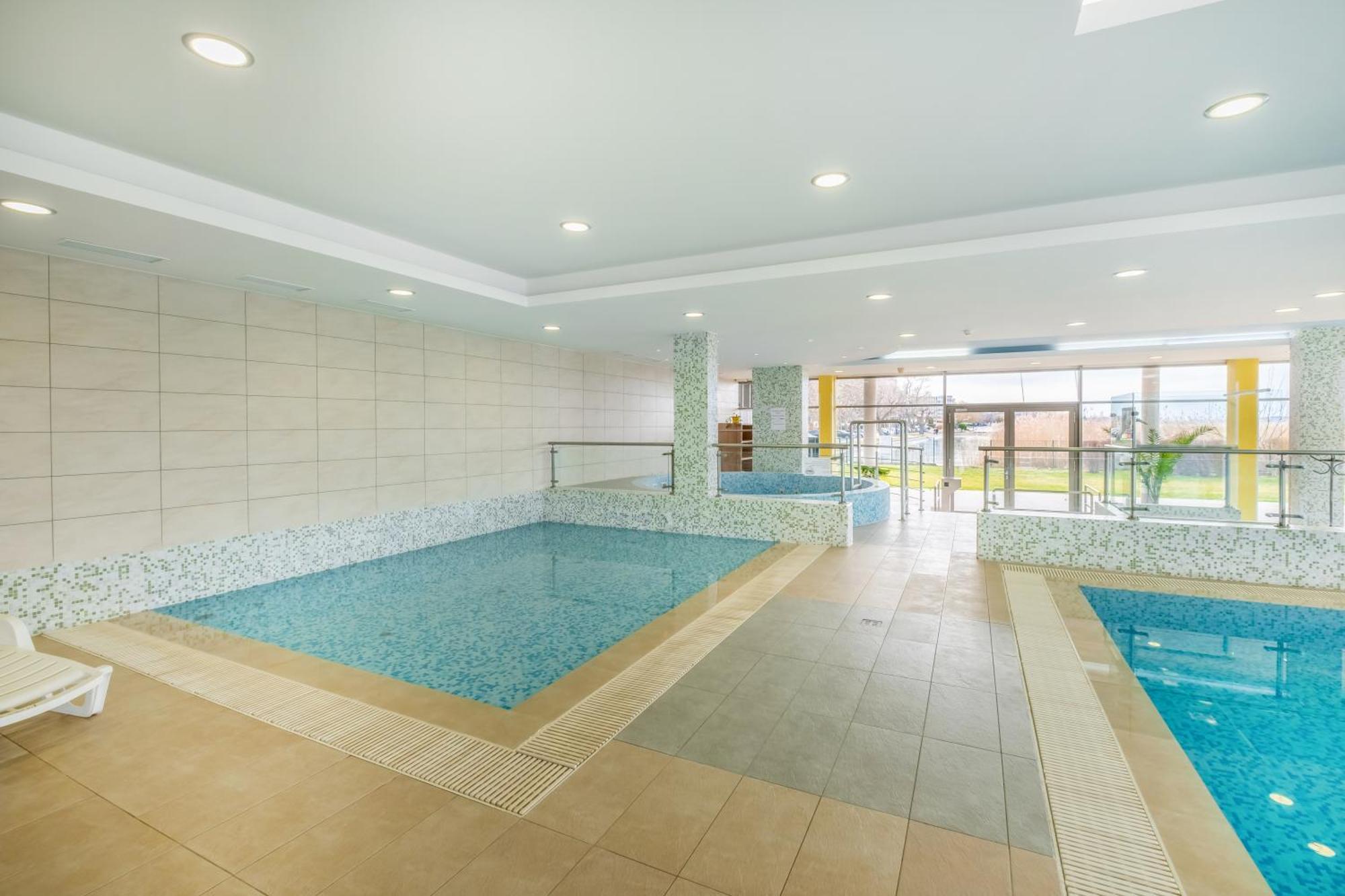 Myflat Club 218 Garden Wellness Apartments Siófok Eksteriør billede