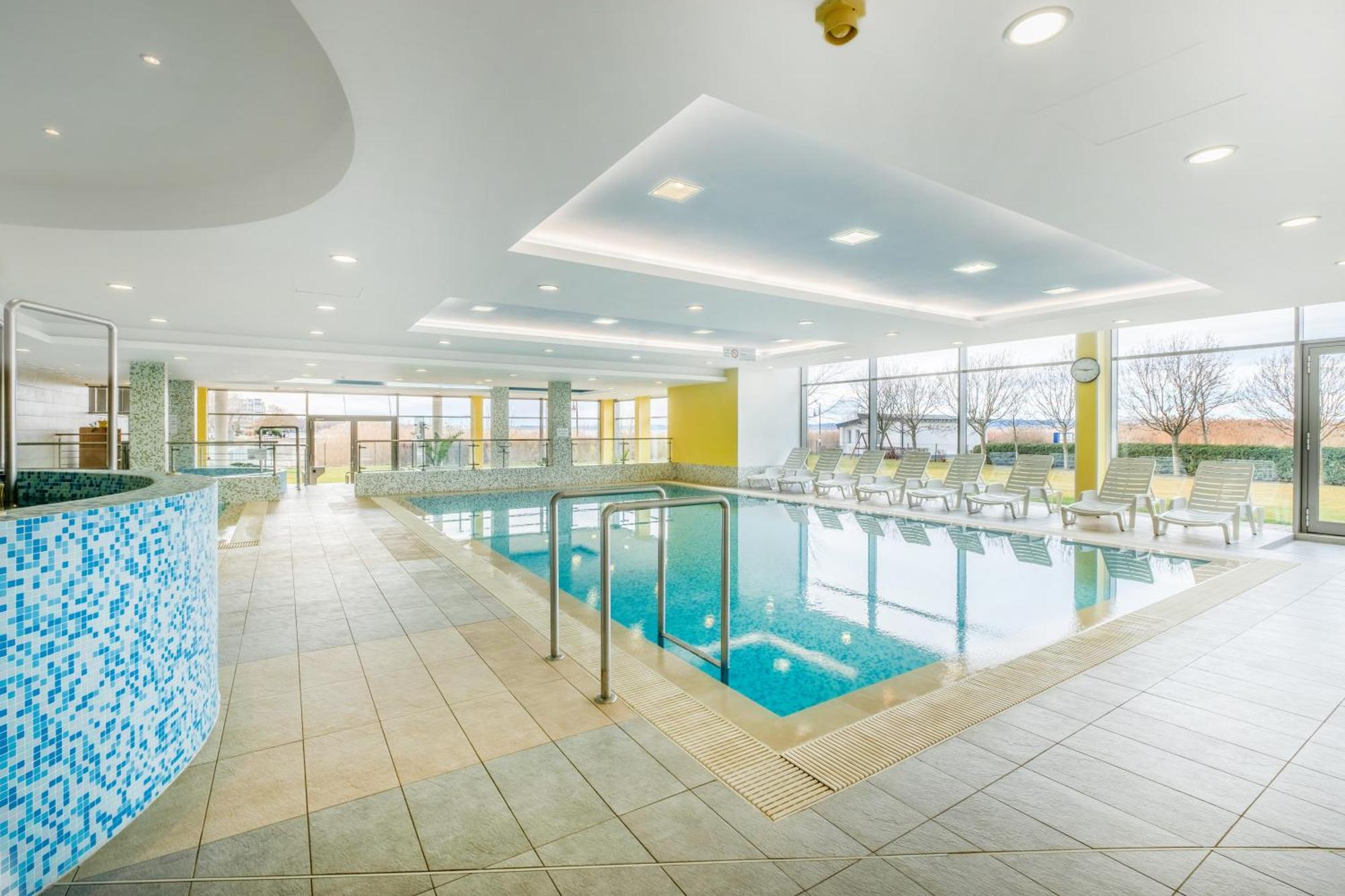 Myflat Club 218 Garden Wellness Apartments Siófok Eksteriør billede